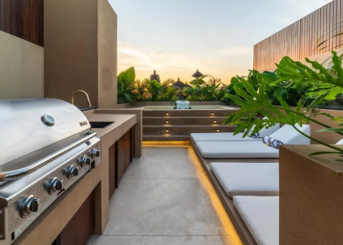 Villa Berawa L 2 Pools, Walk To L Near Finns *