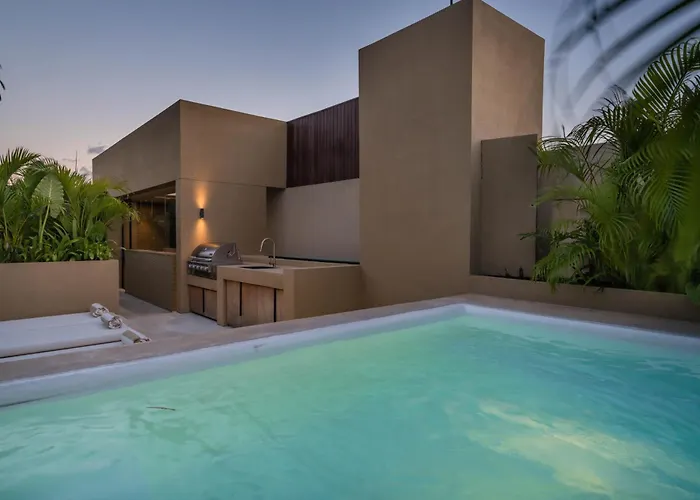 Berawa L 2 Pools, Walk To L Near Finns *