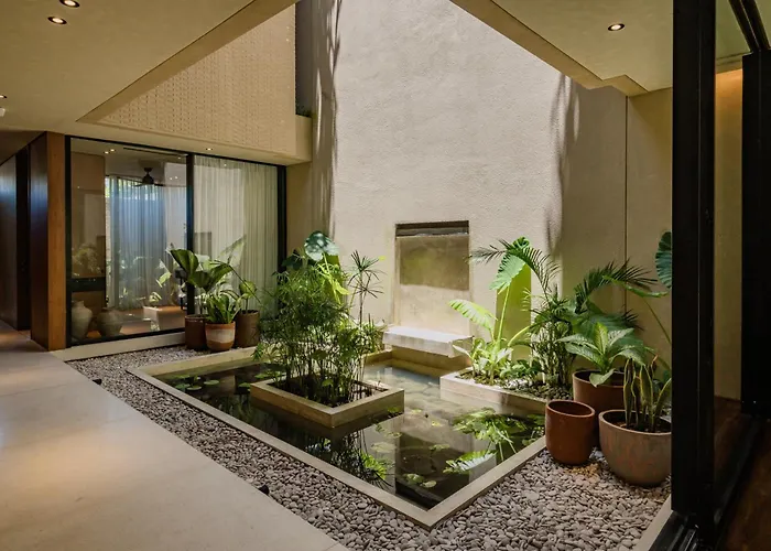 Villa Berawa L 2 Pools, Walk To L Near Finns