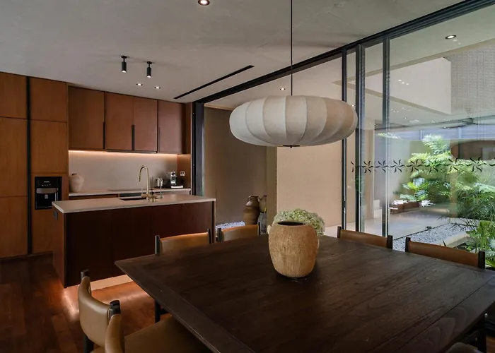 Villa Berawa L 2 Pools, Walk To L Near Finns Canggu