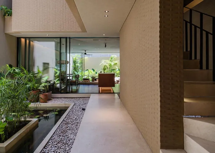 Villa Berawa L 2 Pools, Walk To L Near Finns Canggu
