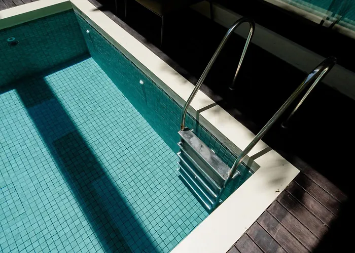 Berawa L 2 Pools, Walk To L Near Finns Villa